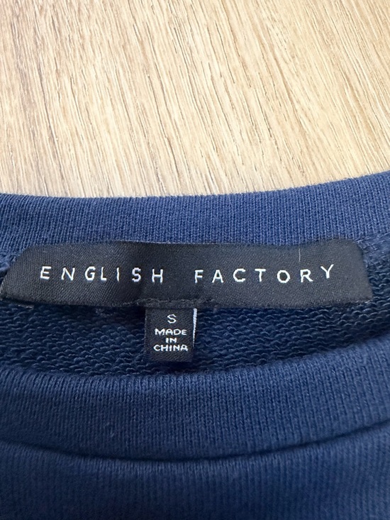 English Factory Scalloped Hem Navy Cropped Sweatshirt - Picture 2 of 6